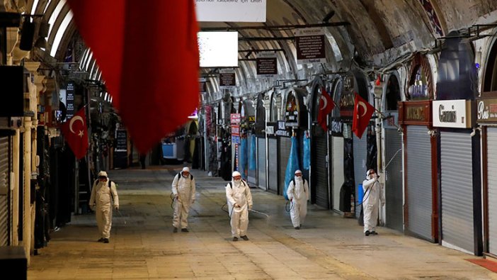 Korona virüs vakalarının artmasıyla Türkiye'de kış önlemleri gündemde... Yasaklar gelebilir!