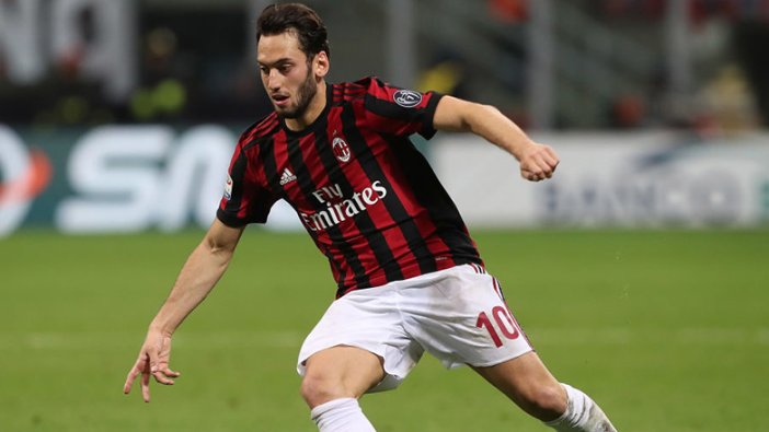 Milan'da forma giyen Hakan Çalhanoğlu antrenmanda sakatlandı