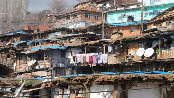 35 ev iç içe! Burası Nepal değil Manisa