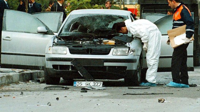 Ahmet Taner Kışlalı'nın kızı Nilhan Kışlalı Hıncal Uluç'un bugünkü köşesinde babasını yazdı