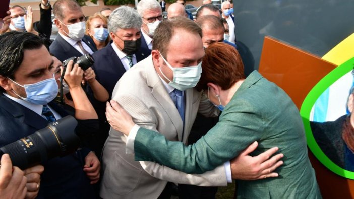 Meral Akşener'in gözyaşlarını tutamadığı an