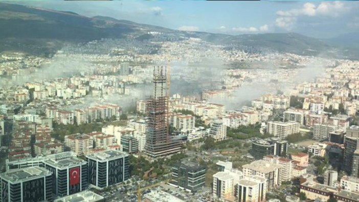 İzmir'de 6.6 büyüklüğünde deprem! İstanbul'da da hissedildi