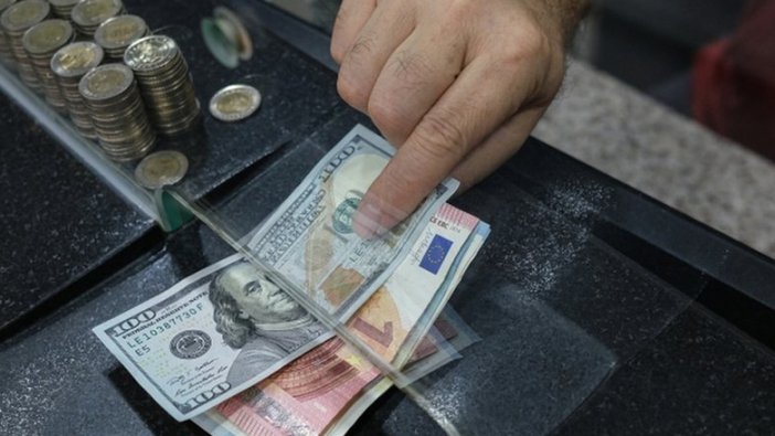 Dolar yeni haftaya zirveyle başladı! 8.40 TL'yi gördü