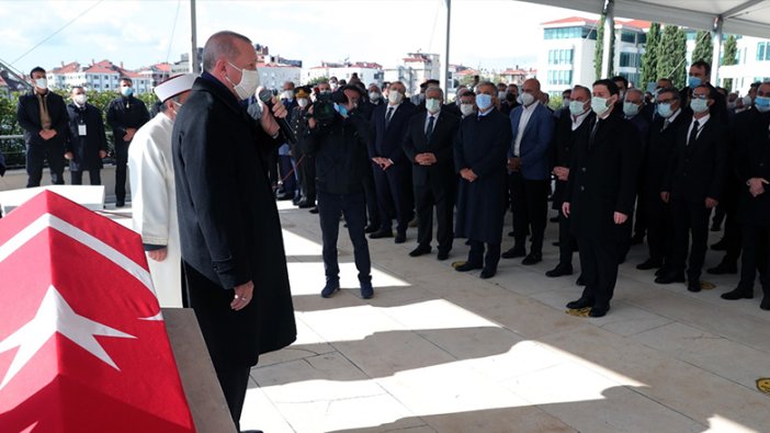 Korona virüs nedeniyle hayatını kaybeden Burhan Kuzu son yolculuğuna uğurlandı