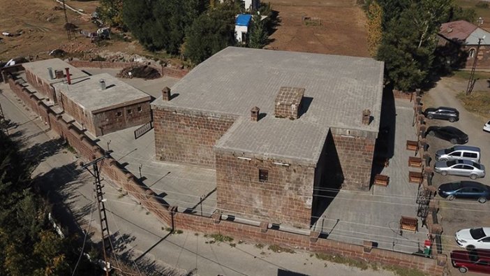 Bitlis'teki 5 asırlık han ziyaretçilerini büyülüyor