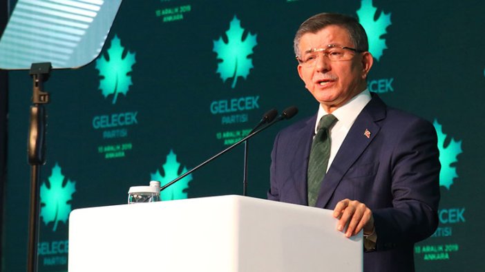 Ahmet Davutoğlu'ndan Berat Albayrak'ın istifasına ilk yorum! Bu Türkçe ile bırakın Bakanlık idare etmeyi... 