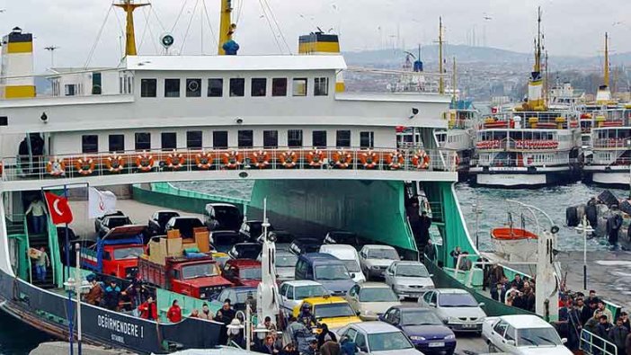 Eminönü-harem feribotunda tecavüz skandalı ! Muavin engelli genç kıza...