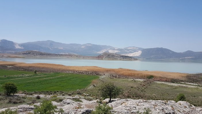 Burdur'un Yarışlı Gölü tamamen kurudu!