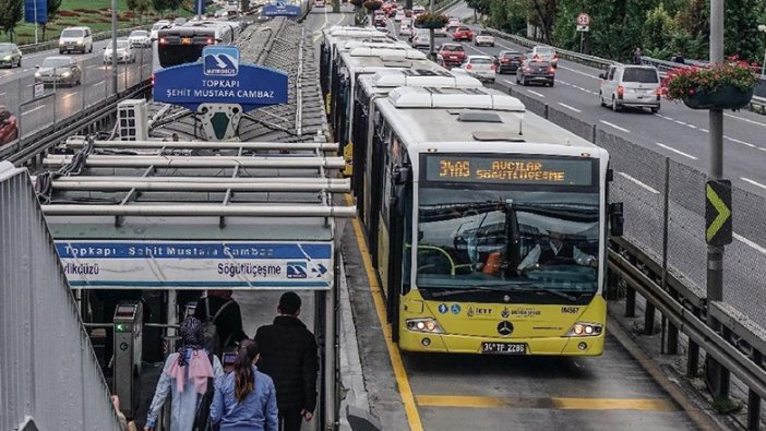 İstanbul'da toplu ulaşım korona virüs kısıtlamaları nedeniyle yeniden düzenlendi