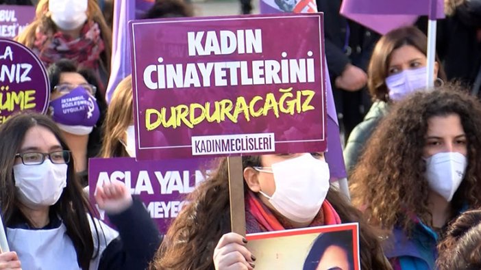 Kadın cinayetlerine karşı Kadıköy'de eylem