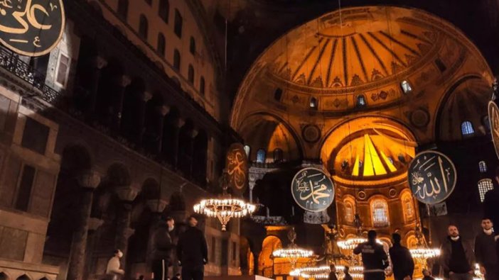 Ayasofya Camii'nde bulunan iskele 7 yıl sonra kaldırıldı