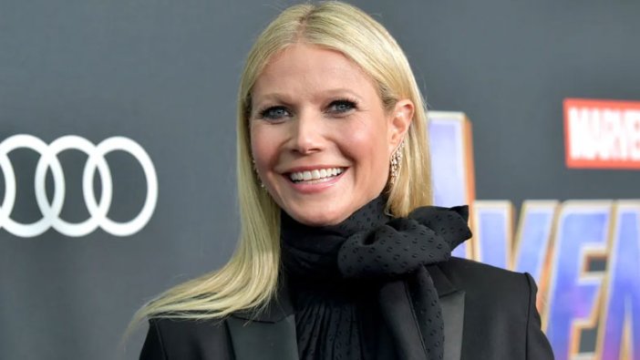 Gwyneth Paltrow babasının küllerini...