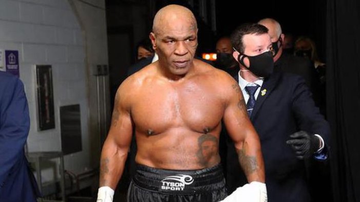 Mike Tyson 15 yıl sonra ringelere döndü!