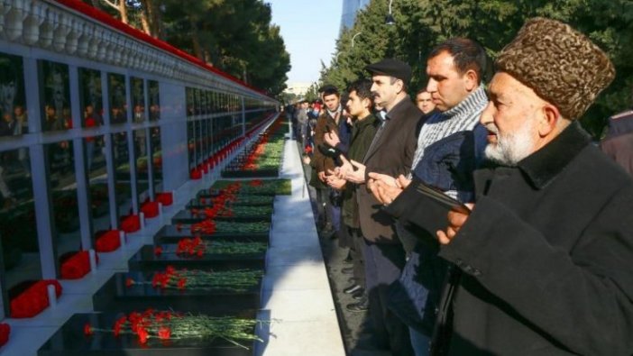 Azerbaycan'da 'Kanlı Ocak' kurbanları anılıyor