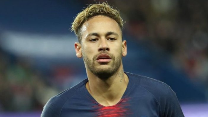 Neymar 2,5 ay forma giyemeyecek