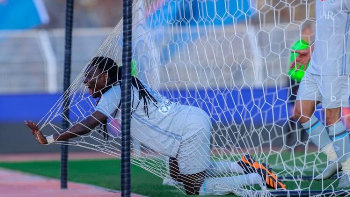 Batefimbi Gomis'ten gol şov