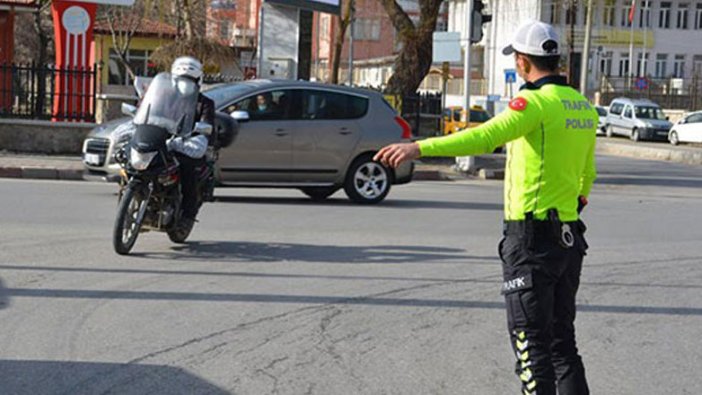 İçişleri Bakanlığı: 3 bin 549 araç, motosiklet ve traktör trafikten men edildi