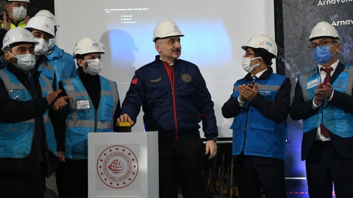 Ulaştırma ve Altyapı Bakanı Adil Karaismailoğlu İstanbul'a 2 raylı sistemin daha geleceğini duyurdu!