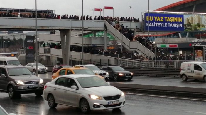 İstanbul'da iş çıkışı çilesi! Koronaya davetiye çıkaran görüntüler