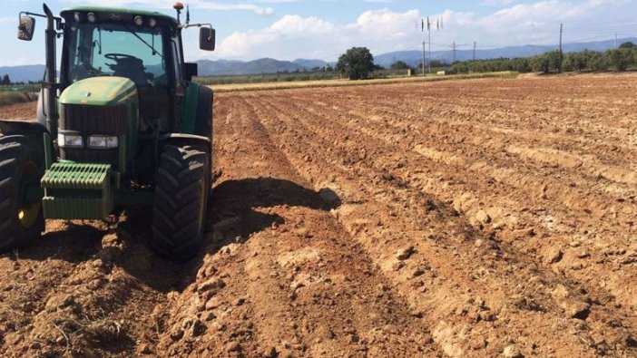 Toprak işleme ve arazi hazırlığı hizmeti alınacaktır