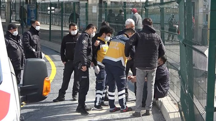 Beylikdüzü'nde metrobüse alınmayın iki kişi dehşet saçtı