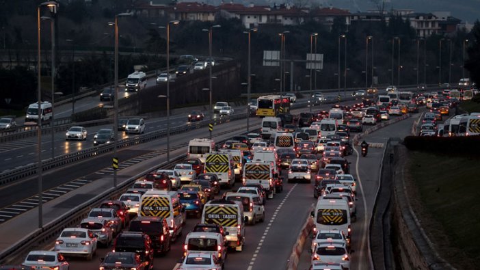 Kısıtlama sona erdi! İstanbullu yollara düştü 