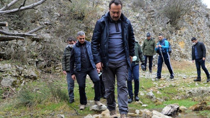 İşte ‘örnek’ yönetici! Önce halkı uyardı, sonra üç saat maskesiz gezdi