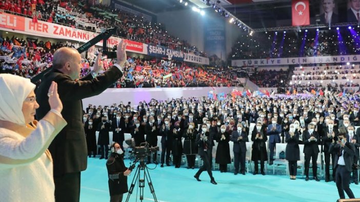 Vatandaş çifte standarda sessiz kalmadı! AKP'nin 'lebaleb' kongreleri yargıya taşındı