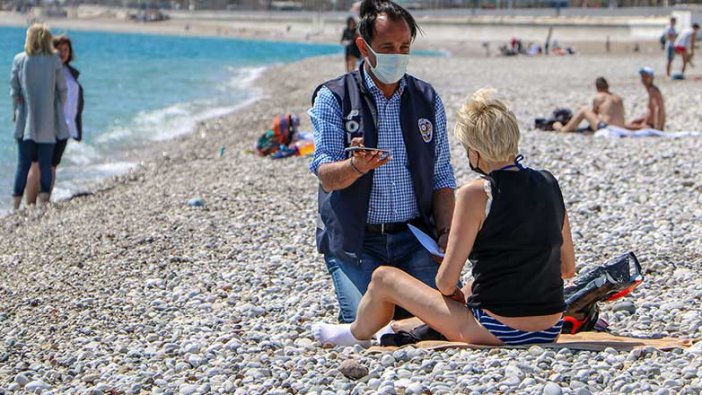 Antalya’da denizin tadını çıkaran Ruslar bu uygulamadan rahatsız oldu