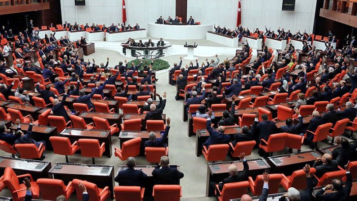 CHP ve İYİ Parti ‘Andımız’ tekliflerini sundu