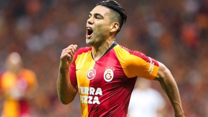 Galatasaray futbolcusu Falcao'ya 3 talip