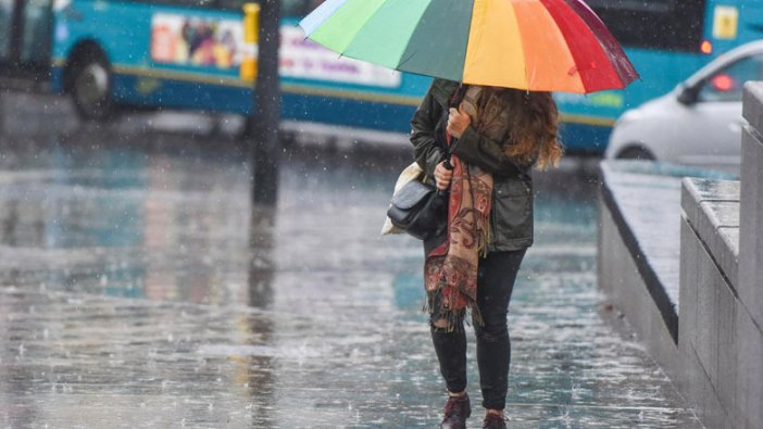 Meteoroloji bölge bölge uyardı! Sağanak yağış ne kadar sürecek?