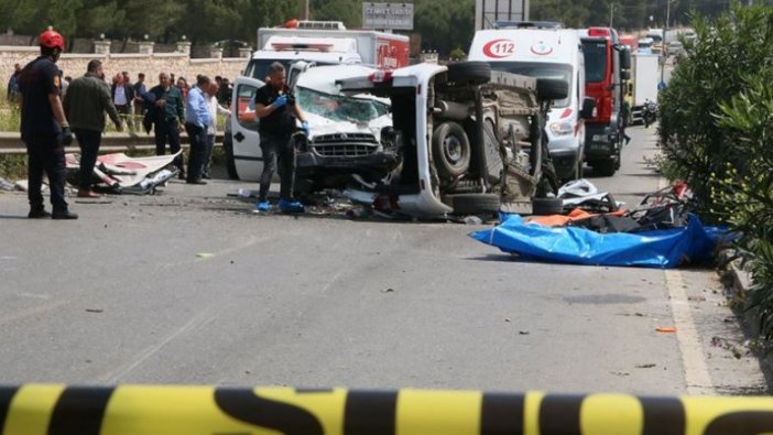 Buca'da trafik kazası: 3'ü çocuk 7 kişi hayatını kaybetti