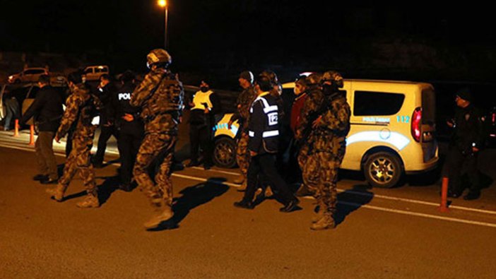 Polise silah çekerek direnen sanığa...