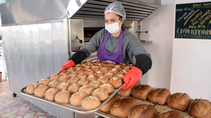 Mersin'de kızı için evde ekmek yapmaya başlayan anne 3 yılda fırın açtı