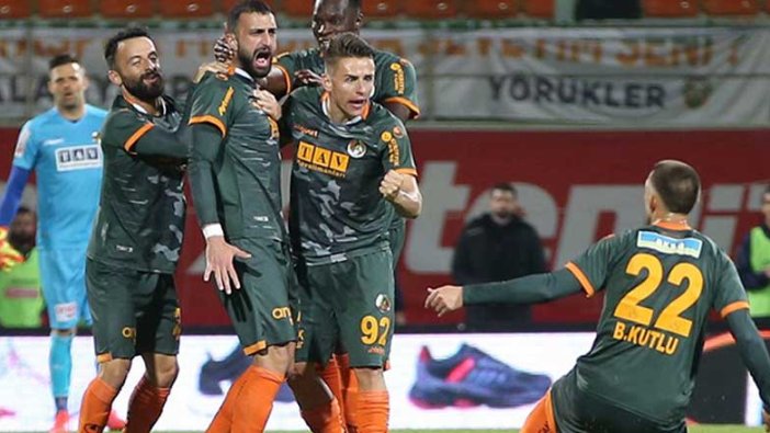 Alanyaspor, geriden gelip kazandı