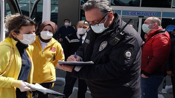 Testi pozitif yolcu, otobüsten indirilip hastaneye kaldırıldı