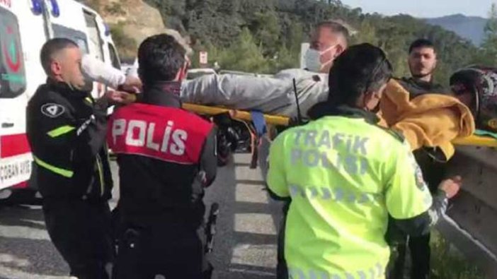 Muğla'da yarış motosikleti bariyerlere çarptı: 2 kişi hayatını kaybetti