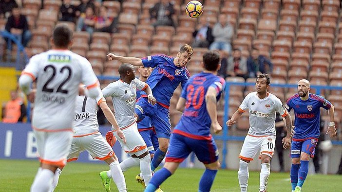 Karabükspor, Adanaspor'u 2-0 yendi