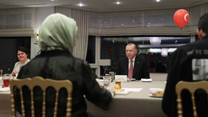 Cumhurbaşkanı Recep Tayyip Erdoğan 23 Nisan'da çocuklarla iftar yaptı! Menüde dikkat çeken ikramlar