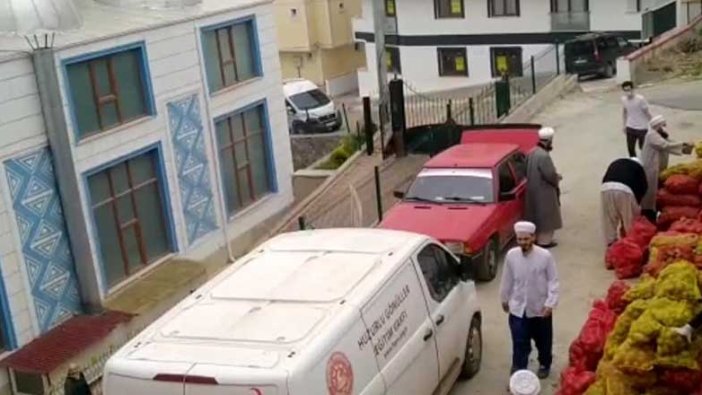 Gebze'de çok konuşulacak görüntüler! Patates-soğan işleri tarikatlara kaldı