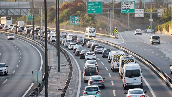 Tam kapanma öncesi İstanbul'dan kaçış trafiği