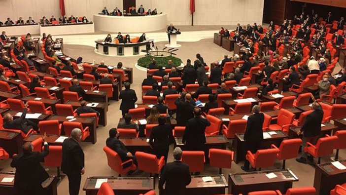 İYİ Parti'nin 'emekli bayram ikramiyesi bin 550 TL olsun' teklifi reddedildi