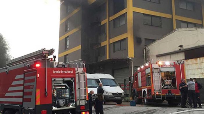 İzmir'de plastik fabrikasında yangın