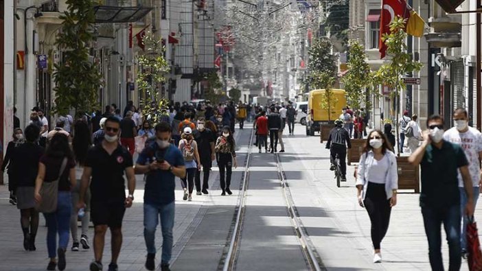 TÜİK açıkladı: Ortalama hane halkı büyüklüğü azalıyor!