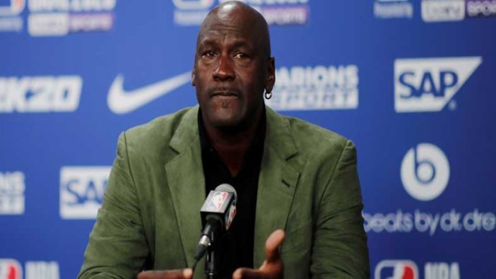 Michael Jordan'ın üniversite formasına servet ödendi