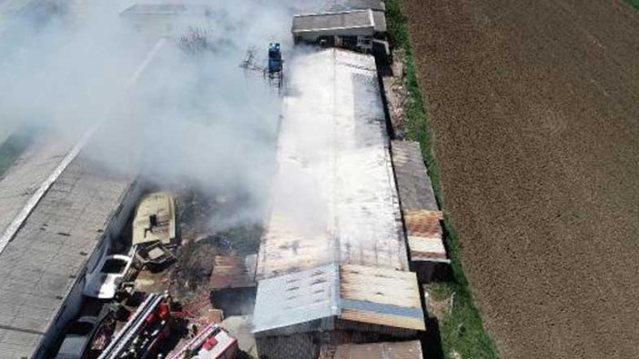 Silivri'de mangal kömür üretimi yapılan tesiste yangın