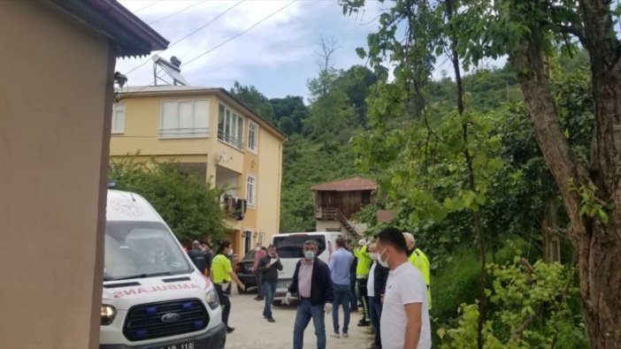 Giresun'da annesini balta ile öldüren kardeşi ve 2 polisi yaralayan zanlı vurularak etkisiz hale getirildi