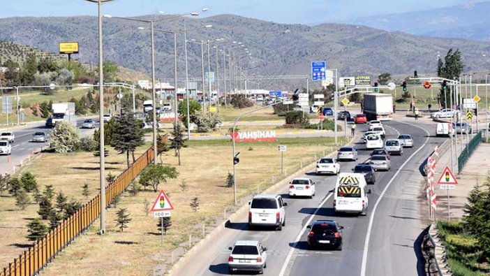 Kırıkkale'de 'kavşak kilit' kilitlendi! Kapanma sonrası göç başladı