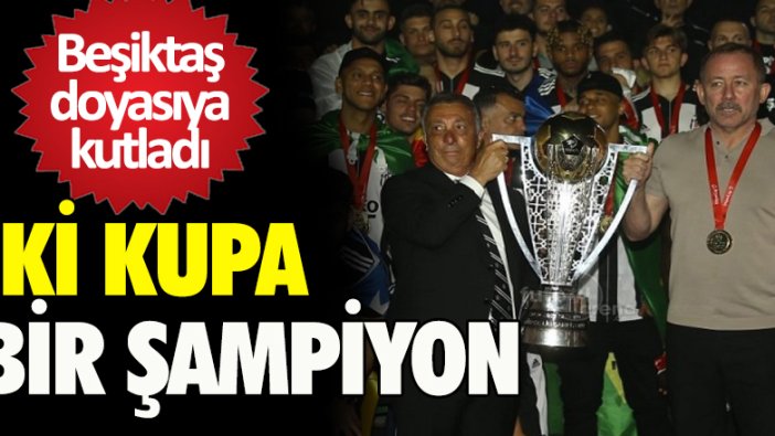 Şampiyon Beşiktaş kupalarını kaldırdı